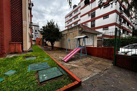 Área externa de apartamento para alugar com 2 quartos, 47m² em Menino Deus, Porto Alegre