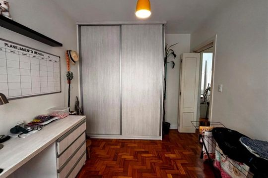 Quarto de apartamento para alugar com 2 quartos, 47m² em Menino Deus, Porto Alegre