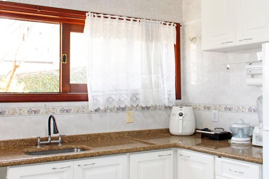 Cozinha de casa de condomínio à venda com 5 quartos, 468m² em Condomínio Estância Marambaia, Vinhedo