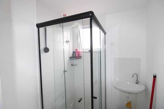 Banheiro de kitnet/studio para alugar com 1 quarto, 20m² em Vila Santana, São Paulo