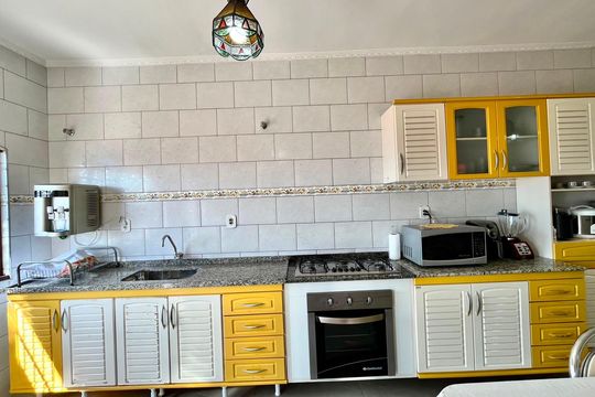 Cozinha de casa para alugar com 3 quartos, 90m² em Jardim dos Oliveiras, Campinas