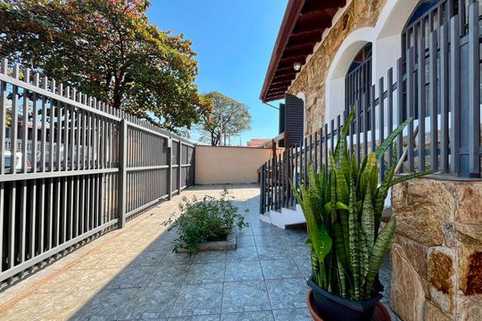 Garagem de casa para alugar com 3 quartos, 90m² em Jardim dos Oliveiras, Campinas