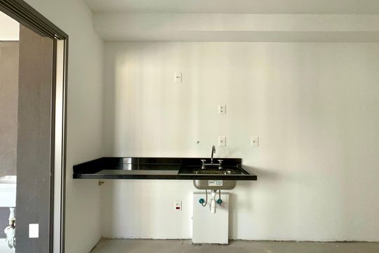 Cozinha de apartamento à venda com 2 quartos, 56m² em Vila Anglo Brasileira, São Paulo
