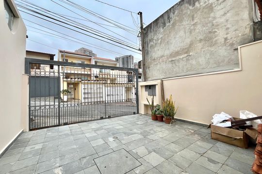 Garagem de casa à venda com 2 quartos, 134m² em Mirandópolis, São Paulo