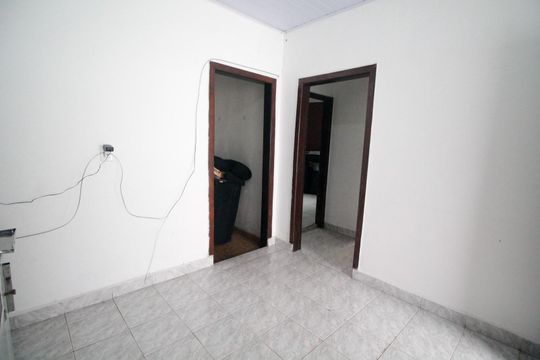 Casa para alugar com 3 quartos, 280m² em Parque Pinheiros, Taboão da Serra