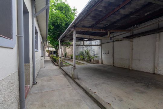 Garagem de casa à venda com 3 quartos, 500m² em Chácara Califórnia, São Paulo