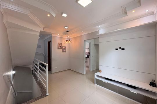 Casa para alugar com 2 quartos, 92m² em Jardim Marek, Santo André