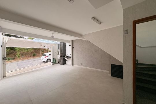 Garagem de casa para alugar com 2 quartos, 92m² em Jardim Marek, Santo André