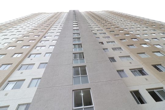 Fachada do bloco de apartamento para alugar com 2 quartos, 34m² em Veleiros, São Paulo