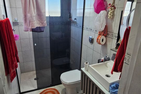 Banheiro de apartamento à venda com 2 quartos, 65m² em Jaguaribe, Osasco