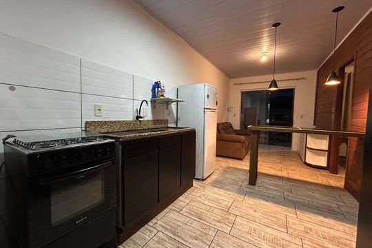 Cozinha de apartamento para alugar com 2 quartos, 56m² em Campeche, Florianópolis
