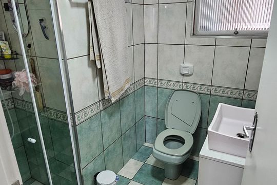 Banheiro de apartamento à venda com 3 quartos, 68m² em Vila Osasco, Osasco