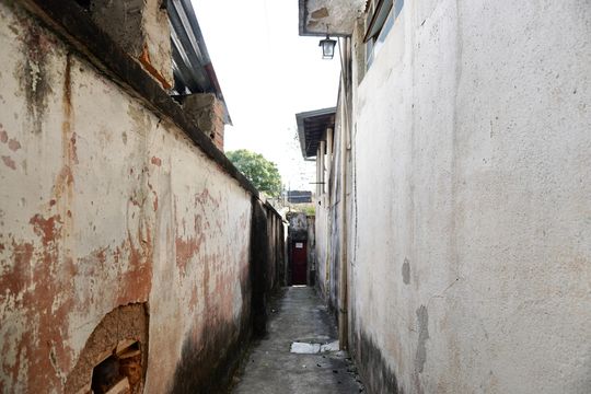 Corredor da Entrada Individual  de casa para alugar com 1 quarto, 80m² em Santa Efigênia, Belo Horizonte