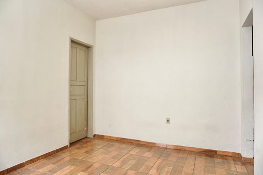 Sala  de casa para alugar com 1 quarto, 80m² em Santa Efigênia, Belo Horizonte