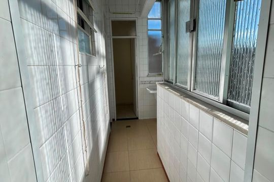 Área de serviço de apartamento para alugar com 3 quartos, 95m² em Centro, Petrópolis