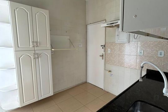 Cozinha de apartamento para alugar com 3 quartos, 95m² em Centro, Petrópolis