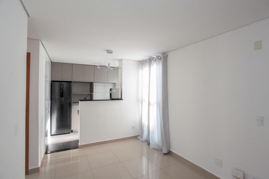 Sala de apartamento para alugar com 2 quartos, 40m² em Tres Barras, Contagem