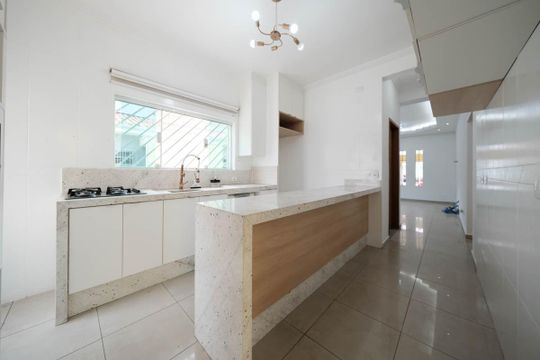 Cozinha de casa para alugar com 4 quartos, 192m² em Vila Euthalia, São Paulo