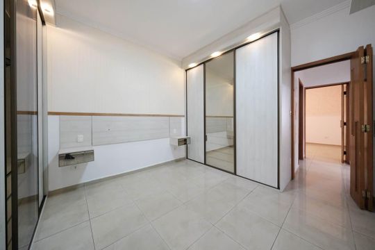 Suíte de casa para alugar com 4 quartos, 192m² em Vila Euthalia, São Paulo