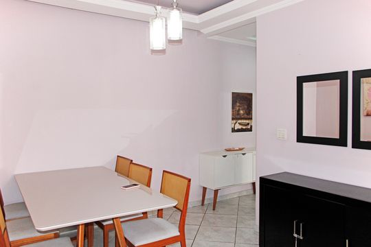 Apartamento para alugar com 2 quartos, 75m² em Condomínio Santa Claudina, Vinhedo
