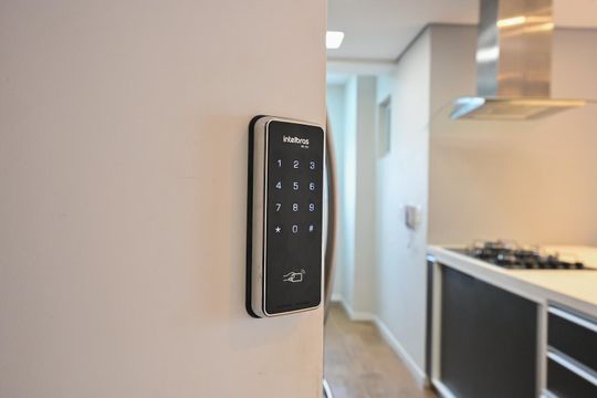Fechadura Eletrônica de apartamento para alugar com 2 quartos, 73m² em Vila Andrade, São Paulo