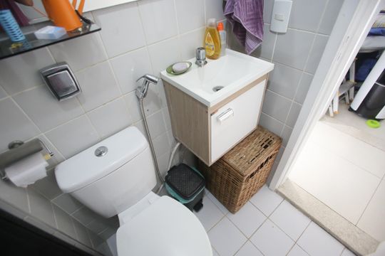 Banheiro Social 2 de apartamento à venda com 3 quartos, 70m² em Taquara, Rio de Janeiro
