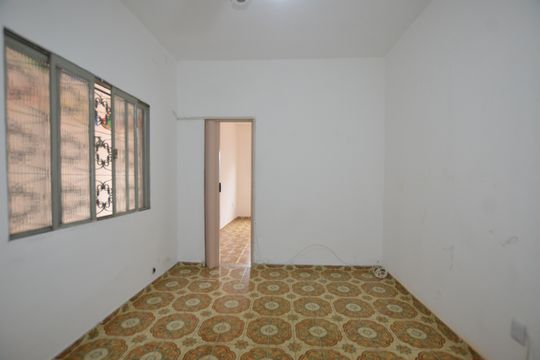 Sala de casa para alugar com 2 quartos, 55m² em Bento Ribeiro, Rio de Janeiro