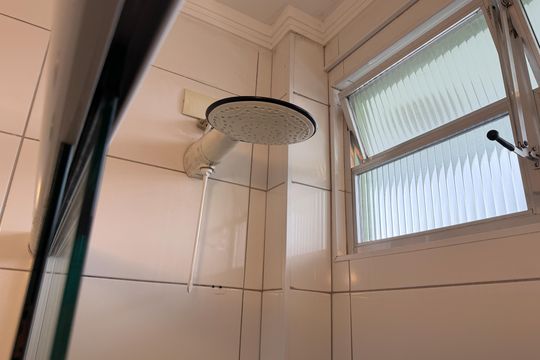 Banheiro  de apartamento para alugar com 2 quartos, 54m² em Paquetá, Santos