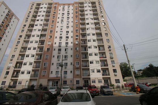 Fachada do bloco de apartamento para alugar com 2 quartos, 43m² em Irajá, Rio de Janeiro