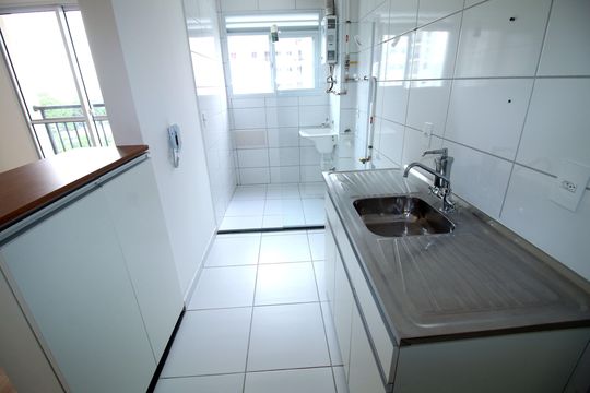 Cozinha de apartamento para alugar com 2 quartos, 43m² em Irajá, Rio de Janeiro