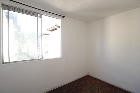 Quarto 1 de apartamento para alugar com 2 quartos, 38m² em Taquara, Rio de Janeiro