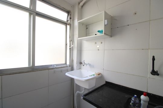 Área de serviço de apartamento para alugar com 2 quartos, 38m² em Taquara, Rio de Janeiro