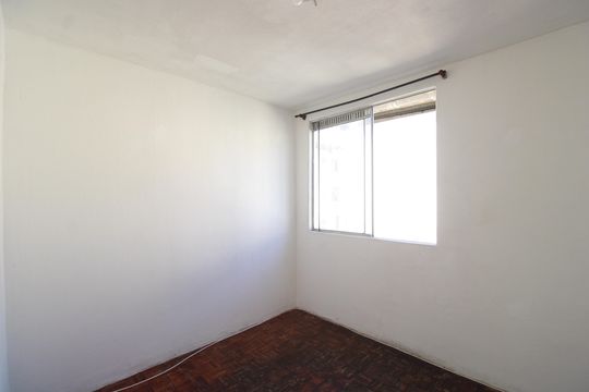 Quarto 1 de apartamento para alugar com 2 quartos, 38m² em Taquara, Rio de Janeiro