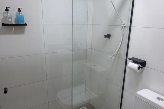 Banheiro de kitnet/studio para alugar com 1 quarto, 100m² em São Pedro, Juiz de Fora
