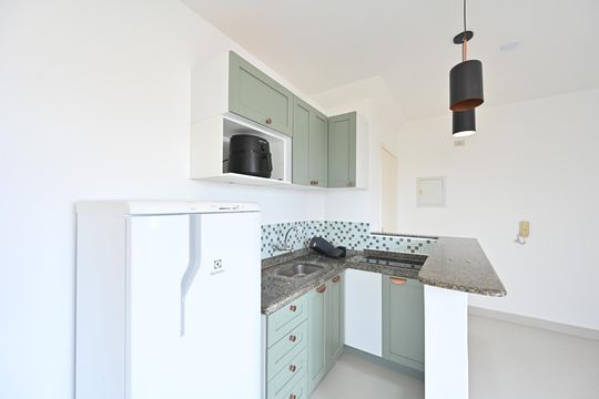 Cozinha de apartamento para alugar com 1 quarto, 31m² em Mirandópolis, São Paulo