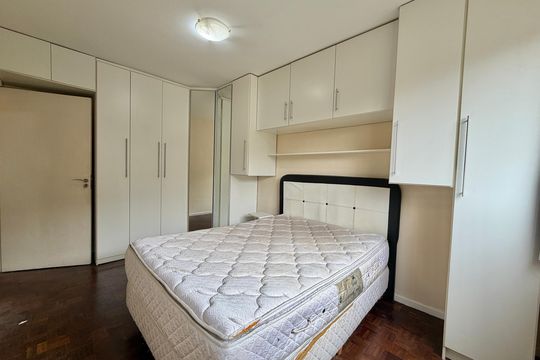 Suíte de apartamento para alugar com 2 quartos, 75m² em Ahú, Curitiba