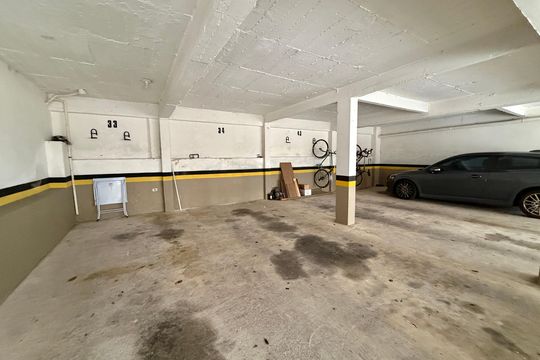 Garagem de apartamento para alugar com 2 quartos, 75m² em Ahú, Curitiba