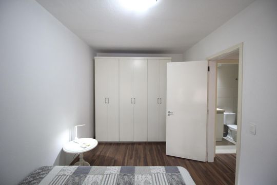 Quarto 1 de apartamento para alugar com 1 quarto, 45m² em Vila Jardim, Porto Alegre
