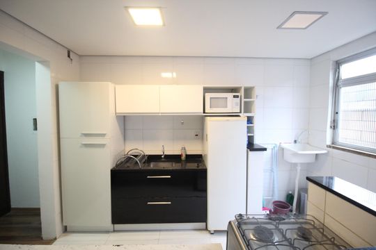 Cozinha de apartamento para alugar com 1 quarto, 45m² em Vila Jardim, Porto Alegre