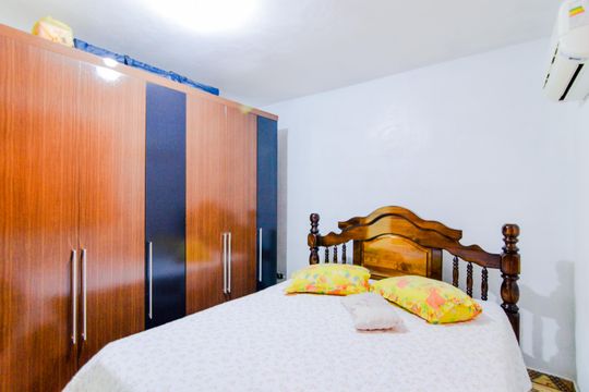 Quarto 2 de casa para alugar com 2 quartos, 200m² em Jardim Cumbica, Guarulhos