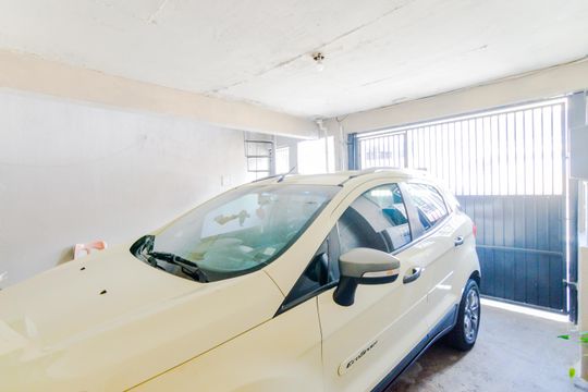 Garagem de casa para alugar com 2 quartos, 200m² em Jardim Cumbica, Guarulhos