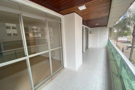 Varanda de apartamento para alugar com 3 quartos, 86m² em Barra da Tijuca, Rio de Janeiro
