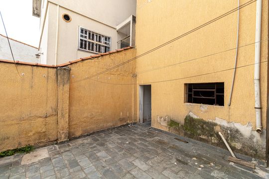 Casa 1 - Quintal de casa para alugar com 3 quartos, 132m² em Cangaiba, São Paulo