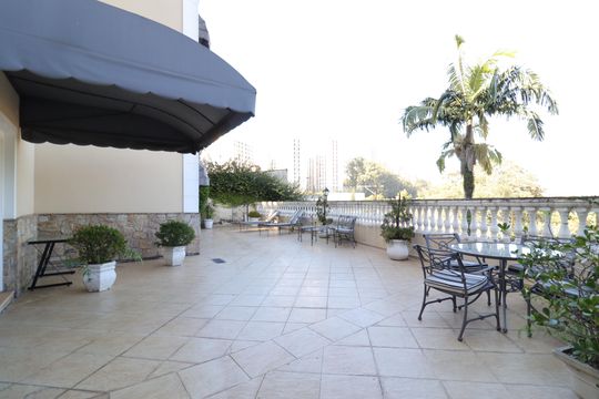 Quintal de casa à venda com 5 quartos, 600m² em Vila Campo Grande, São Paulo