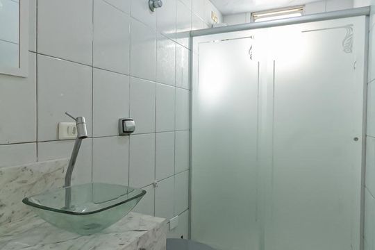 Banheiro de apartamento para alugar com 2 quartos, 60m² em Vila Jordanopolis, São Bernardo do Campo