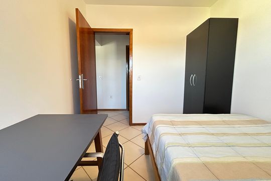 Quarto  de apartamento para alugar com 2 quartos, 75m² em Lagoa da Conceição, Florianópolis