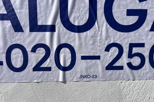 Placa  de apartamento para alugar com 2 quartos, 75m² em Lagoa da Conceição, Florianópolis