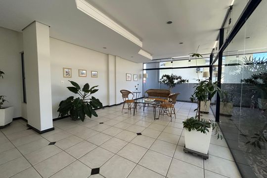 Hall de entrada de apartamento para alugar com 2 quartos, 75m² em Lagoa da Conceição, Florianópolis
