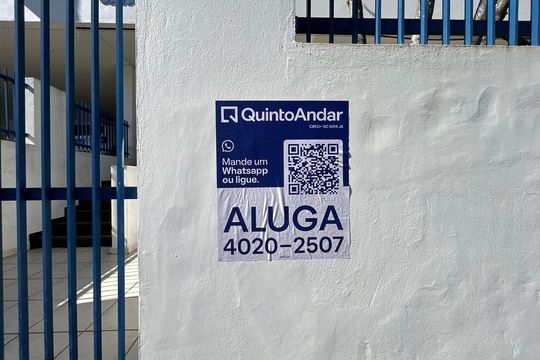 Placa  de apartamento para alugar com 2 quartos, 75m² em Lagoa da Conceição, Florianópolis