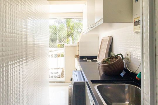 Cozinha e Área de Serviço de apartamento à venda com 3 quartos, 70m² em Chácara Seis de Outubro, São Paulo